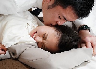 Gái đã có chồng Kokona Asakura đi công tác bị hiếp dâm